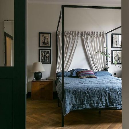 Dark Blue Apartment Варшава Екстериор снимка