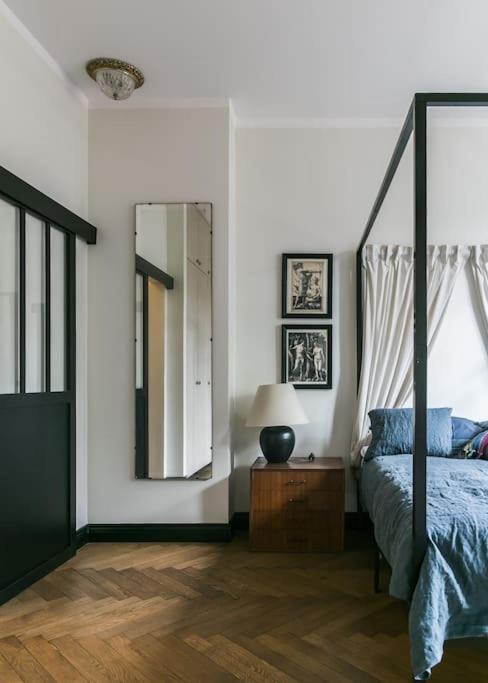 Dark Blue Apartment Варшава Екстериор снимка