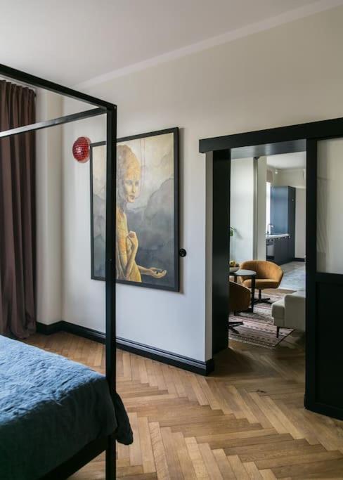 Dark Blue Apartment Варшава Екстериор снимка