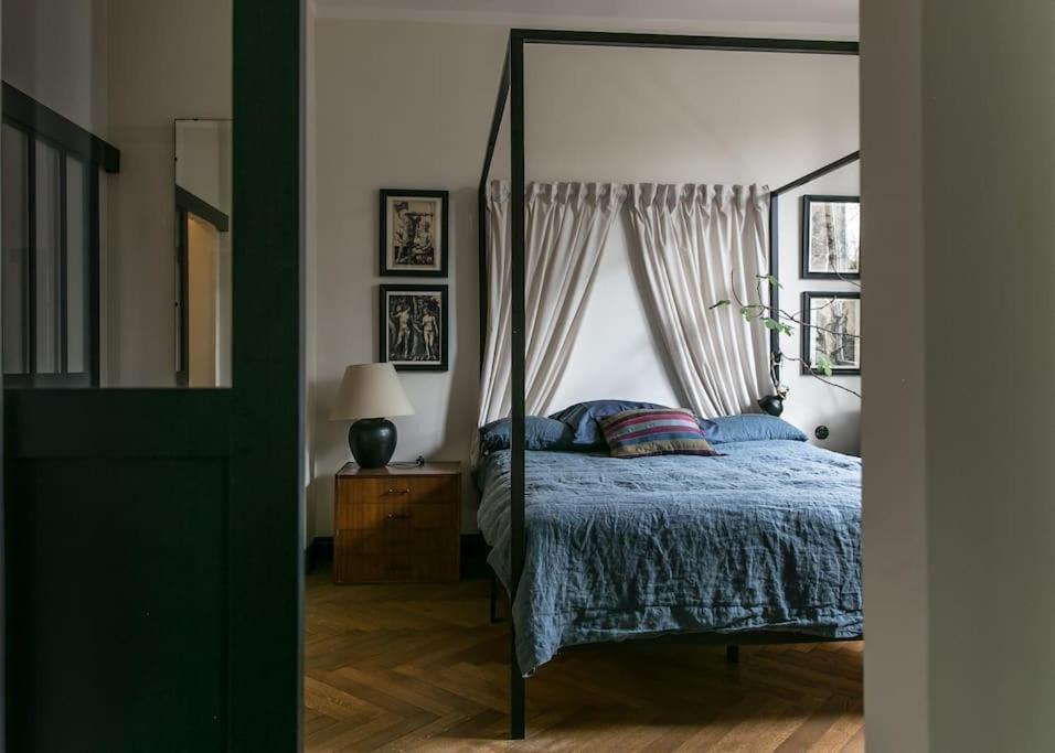 Dark Blue Apartment Варшава Екстериор снимка